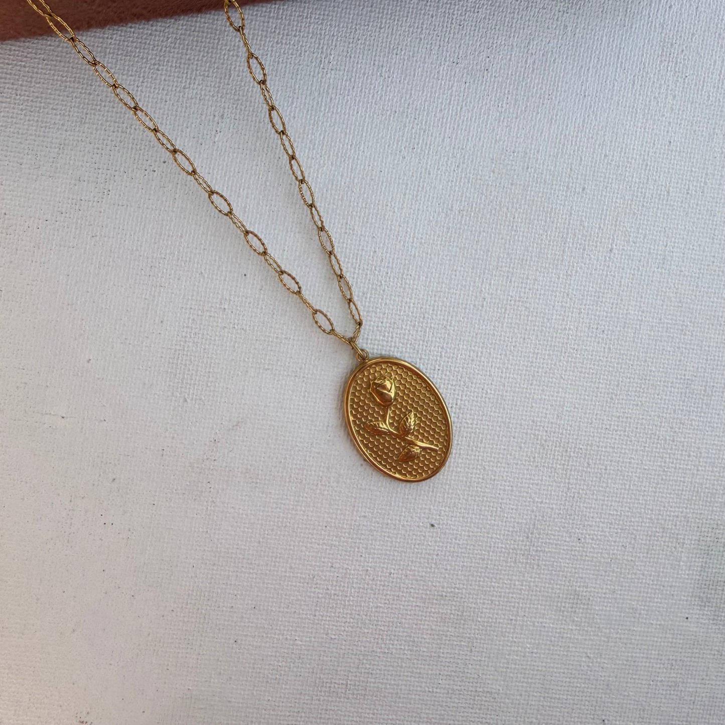 Born to Bloom Unisex Neck Chain
