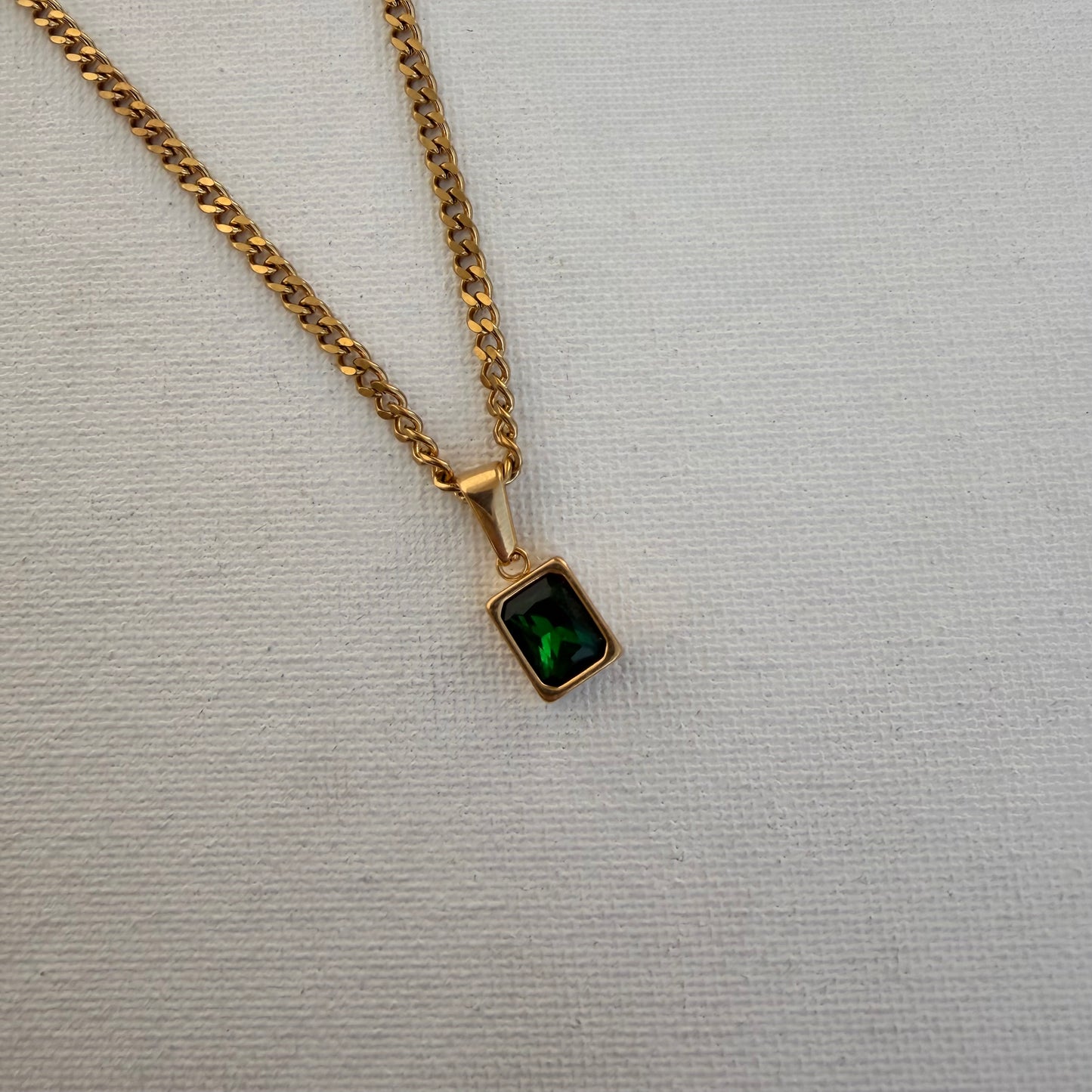 JADE GREEN NECK CHAIN