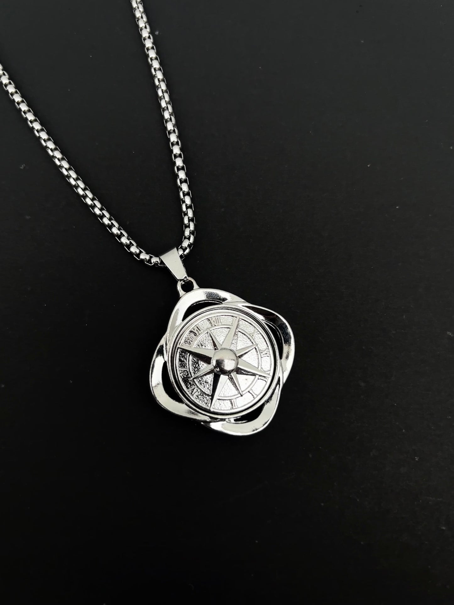 Direction Spinning Pendant