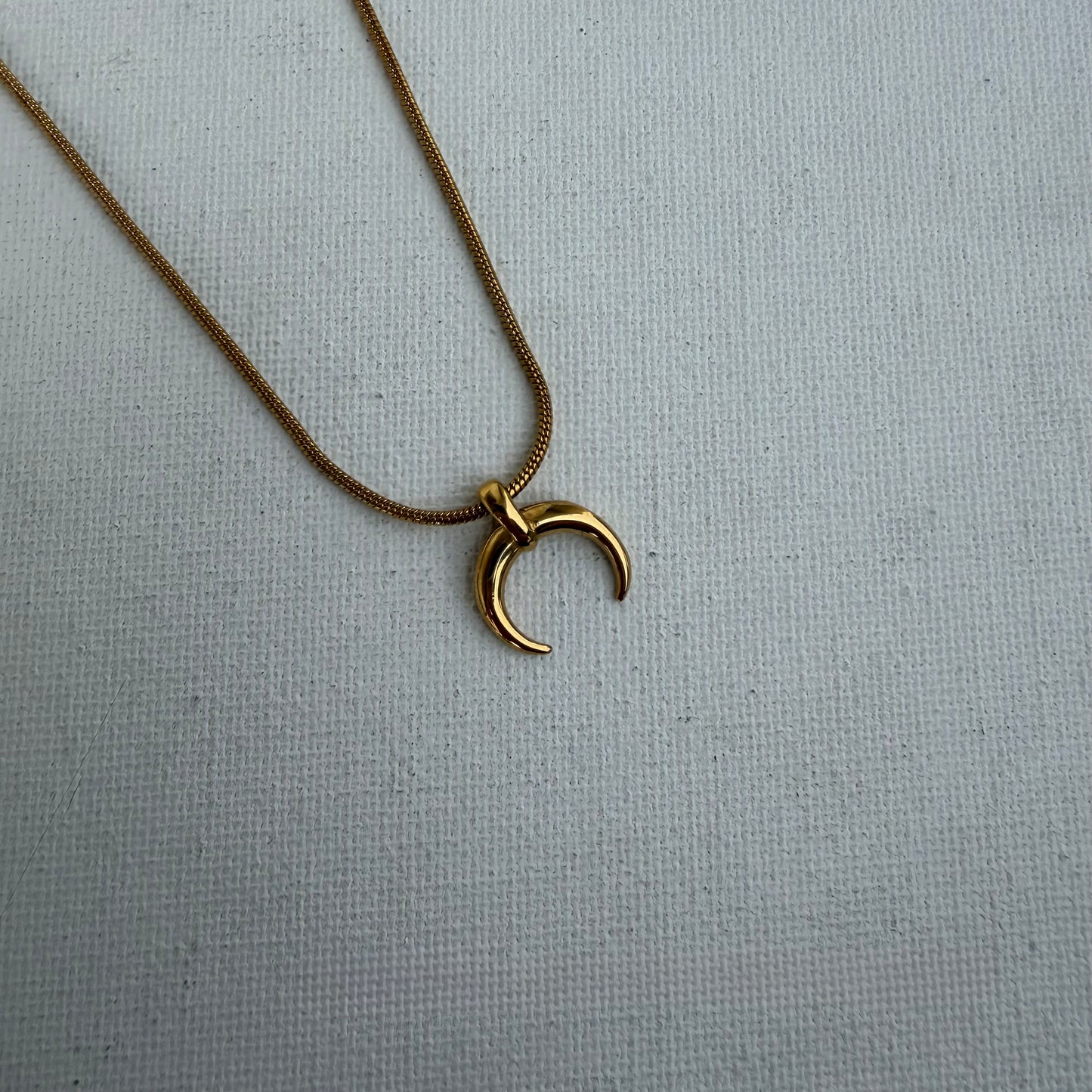 CRESCENT UNISEX CHAIN