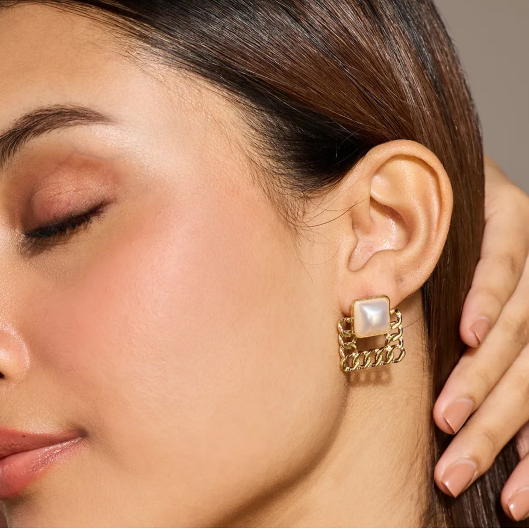 Pearl Earring