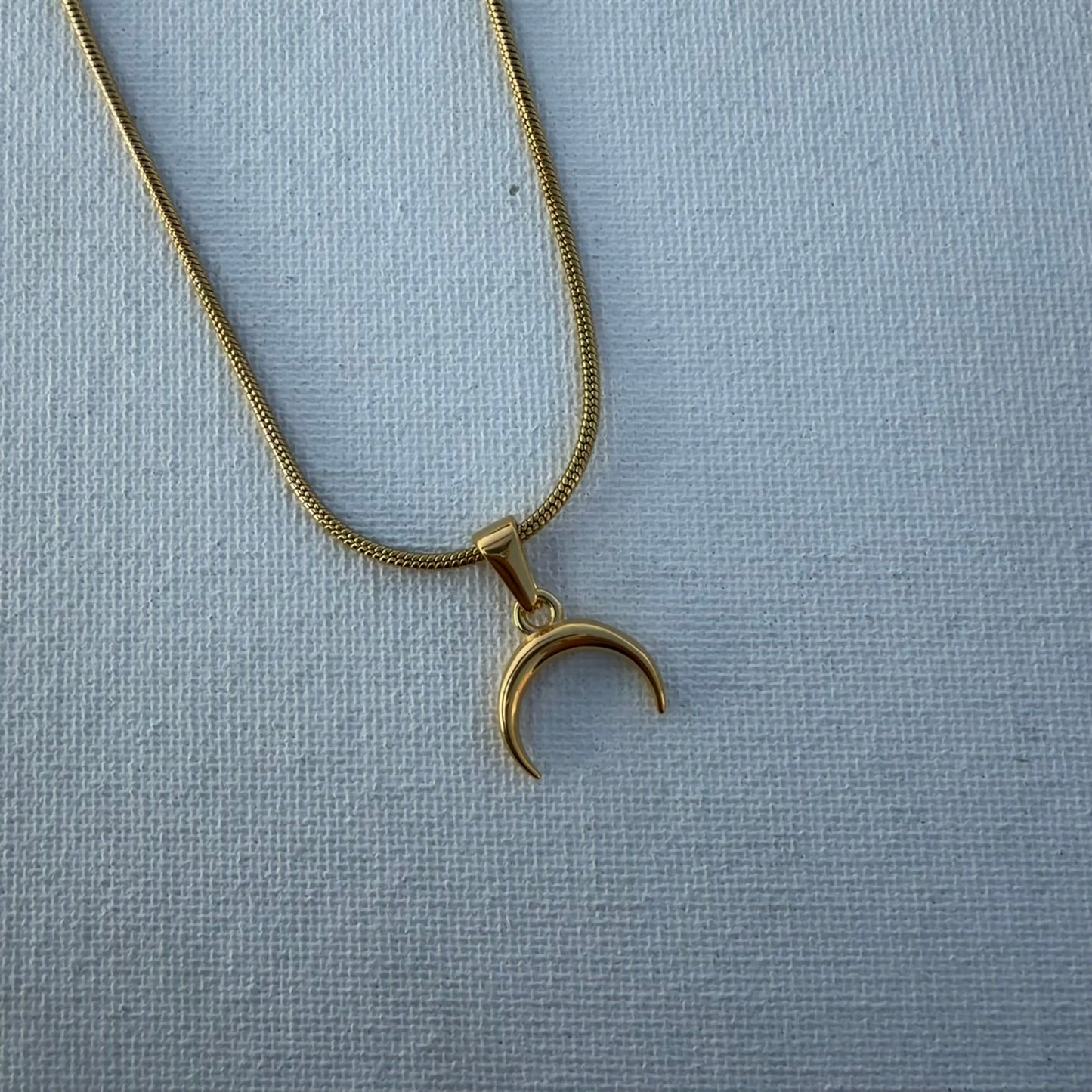 CRESCENT UNISEX CHAIN