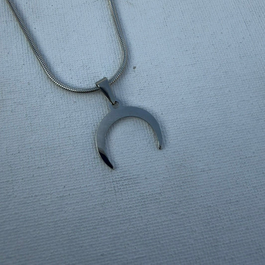 SILVER CRESCENT MOON UNISEX CHAIN