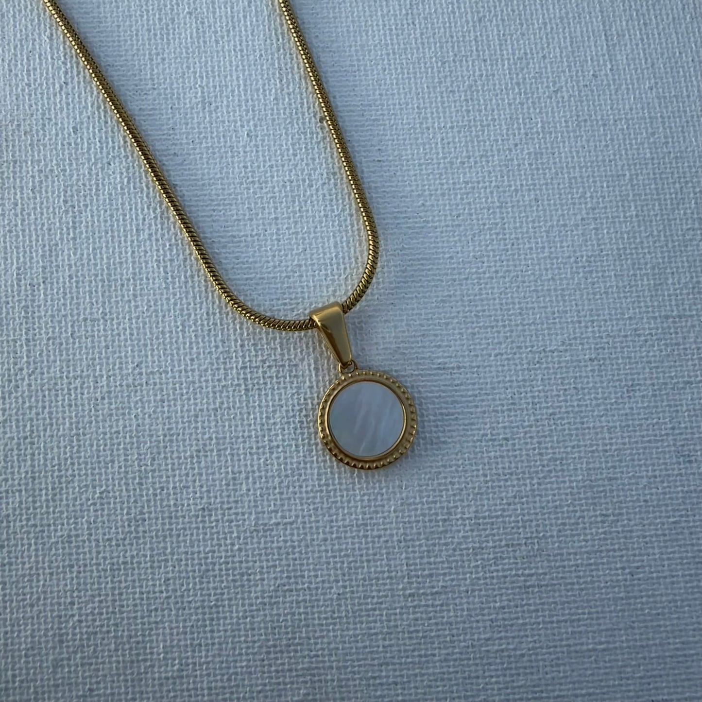 MOTHER OF PEARL UNISEX CHAIN