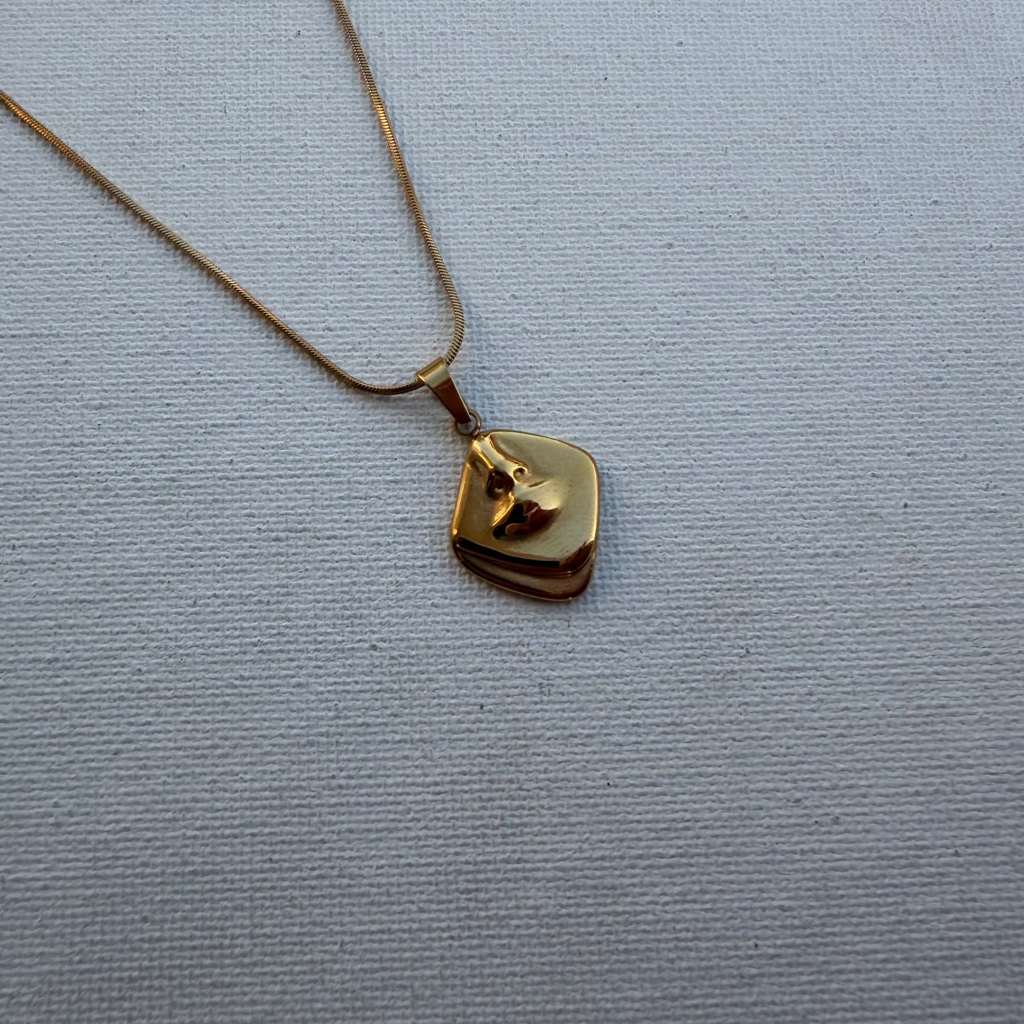 Face Off Unisex Neck Chain