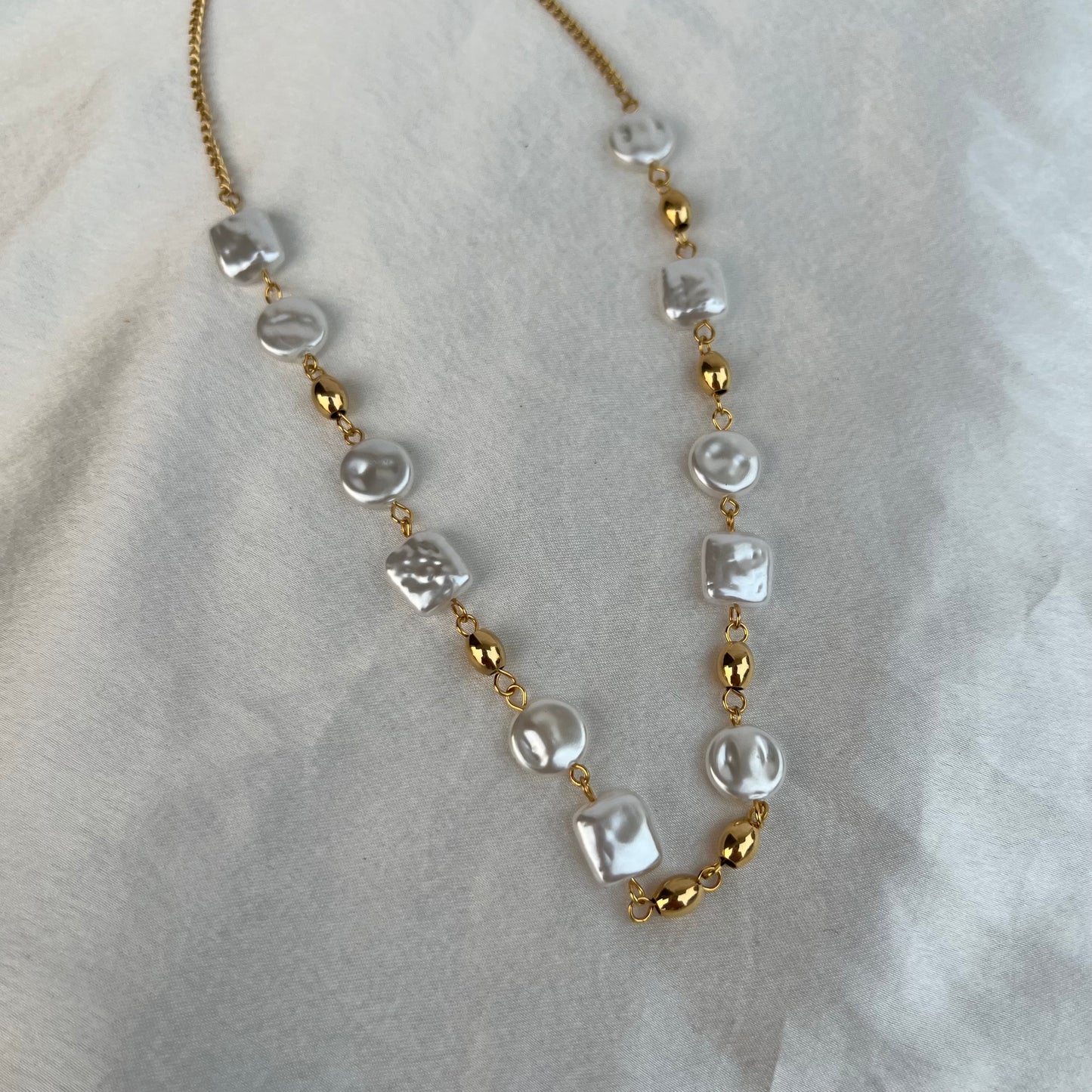 Pearly Gold Necklace