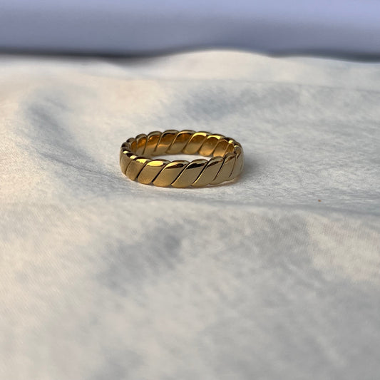 18K Gold Plated Twisted Unisex Ring