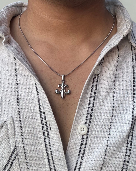 FLEUR DE LIS NECKCHAIN