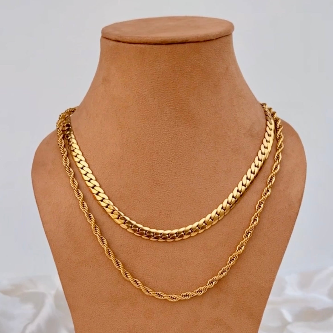 Twisted Unisex Neckchain